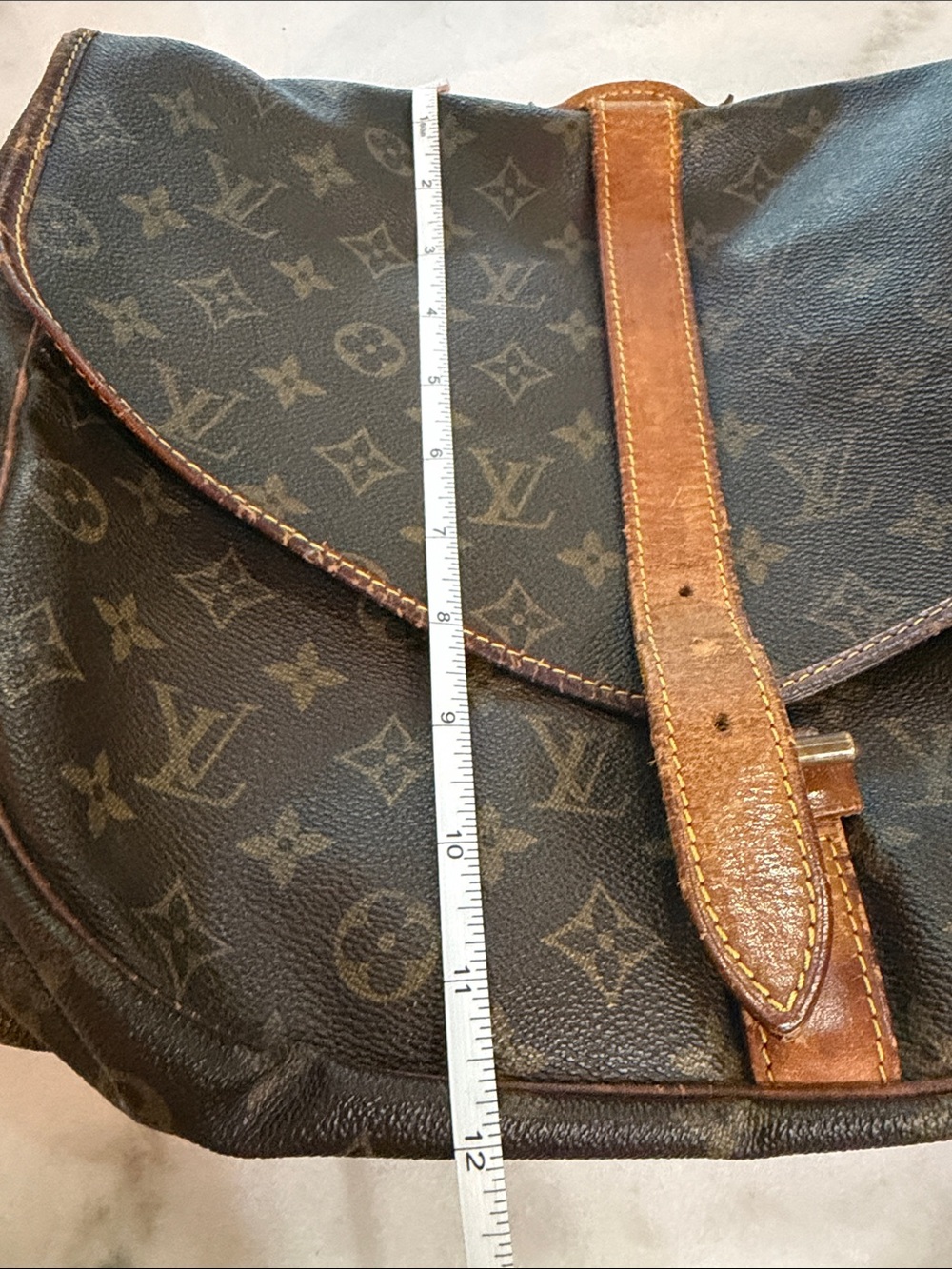 Louis Vuitton Monogram Canvas Messenger Bag - Picture 16 of 17